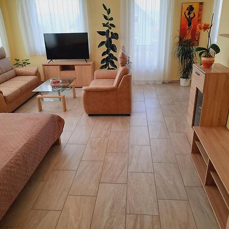 Apartmanhaz King ヘーヴィーズ エクステリア 写真
