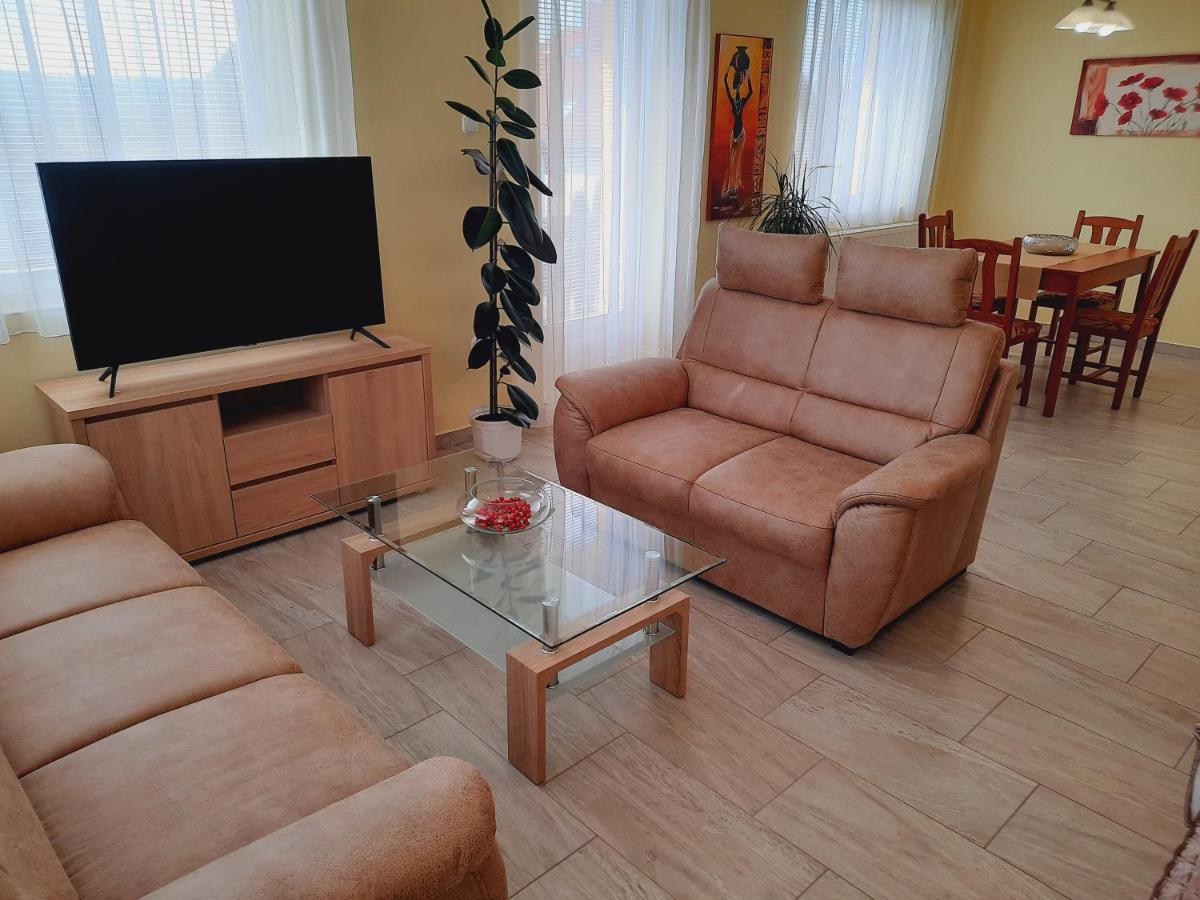 Apartmanhaz King ヘーヴィーズ エクステリア 写真