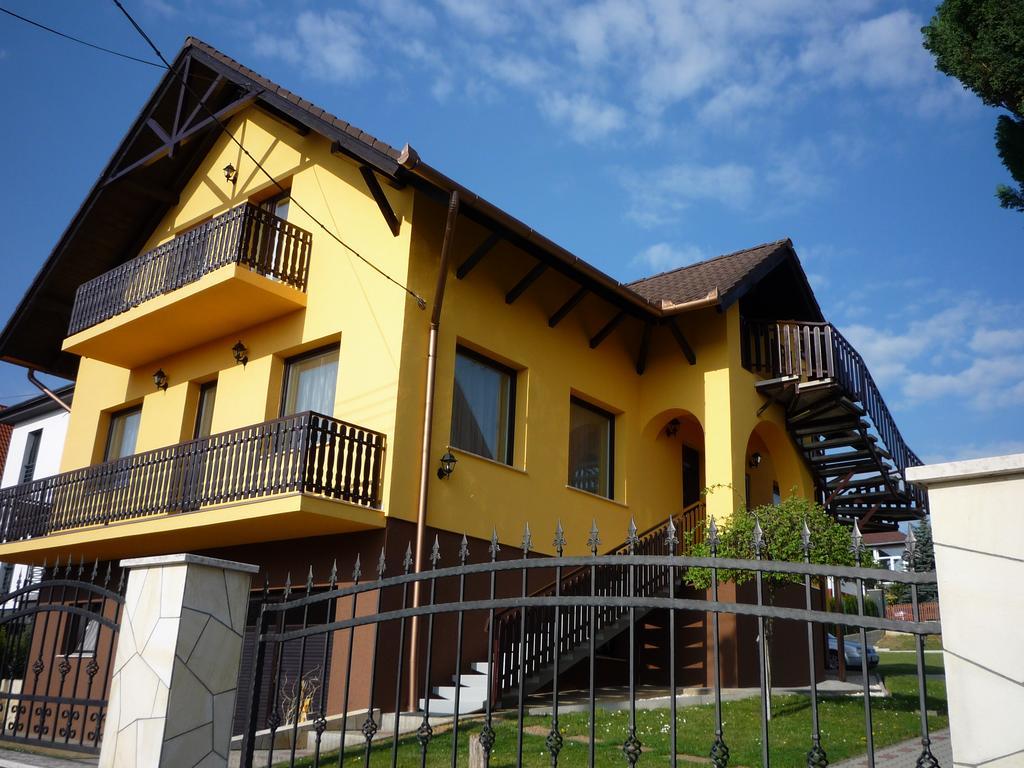 Apartmanhaz King ヘーヴィーズ エクステリア 写真