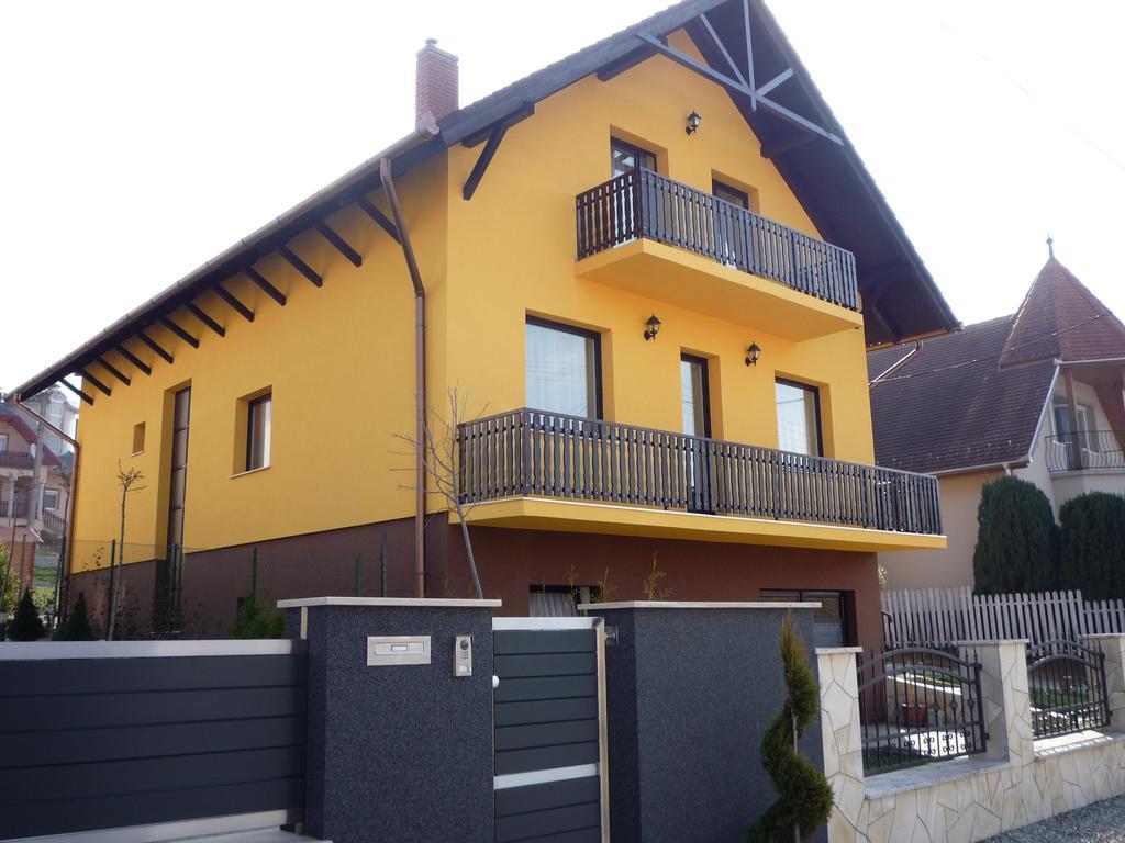 Apartmanhaz King ヘーヴィーズ エクステリア 写真