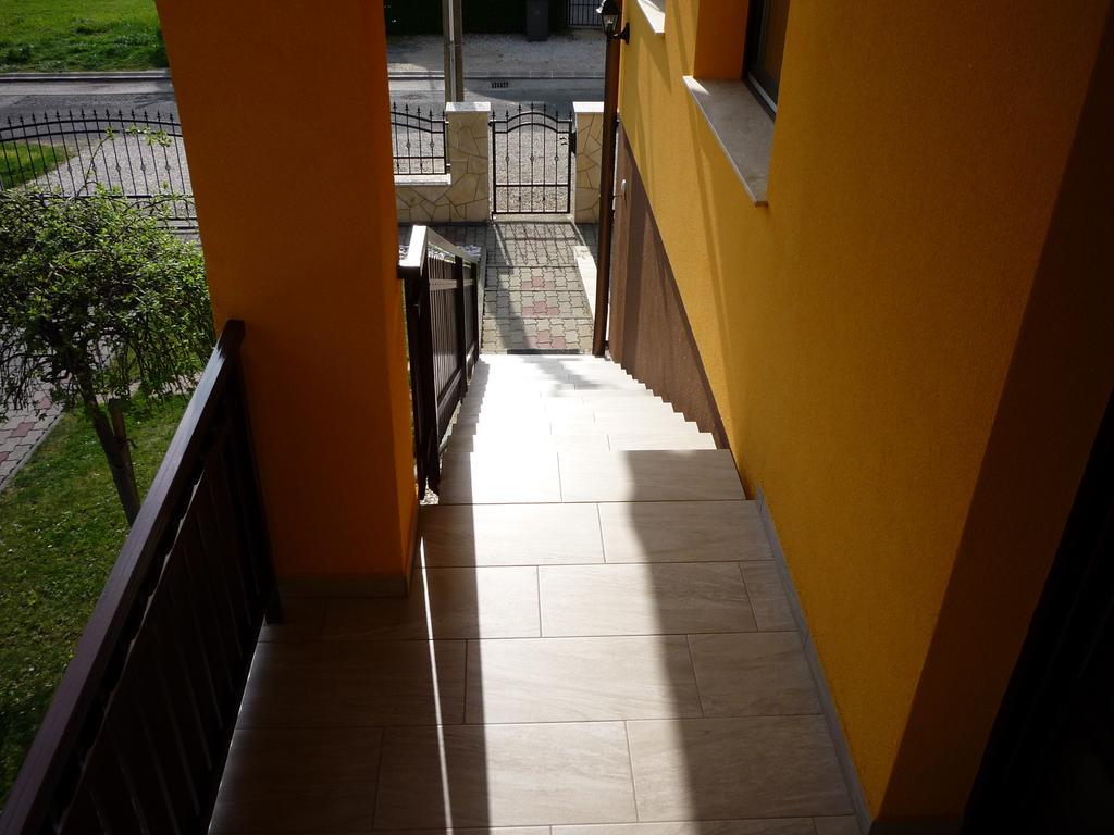 Apartmanhaz King ヘーヴィーズ エクステリア 写真